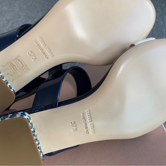 Authentic Miu Miu Patent Leather shoes Navy Cream size 37.5 - Picture 8 of 13